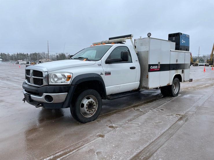 2008-dodge-ram-5500-image-1