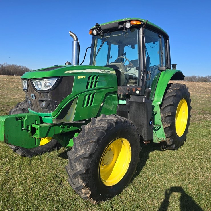 2016 JOHN DEERE 6110M