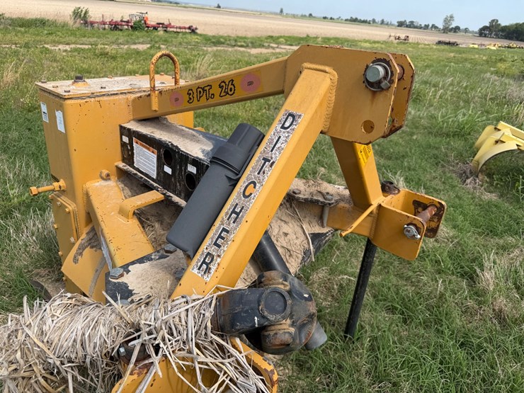 #46932-•-hurricane-26-pto-ditcher-image-17
