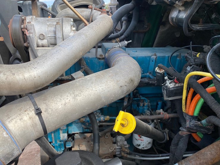 2003-international-7400-image-52