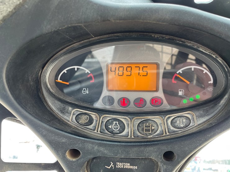 2016-bobcat-t770-image-44