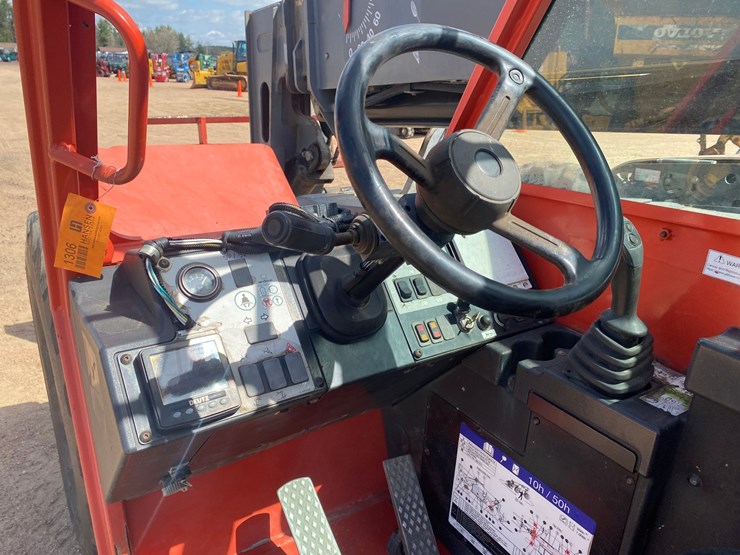 #1306-•-2018-skyjack-8,000lb-telehandler-image-26