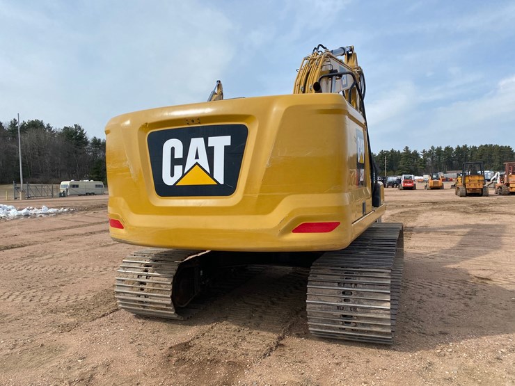 2018-caterpillar-320-image-6