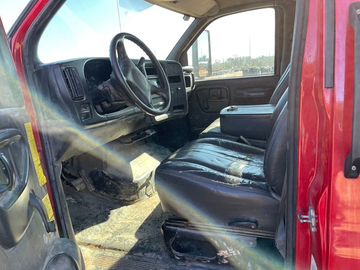 2006-gmc-topkick-image-30