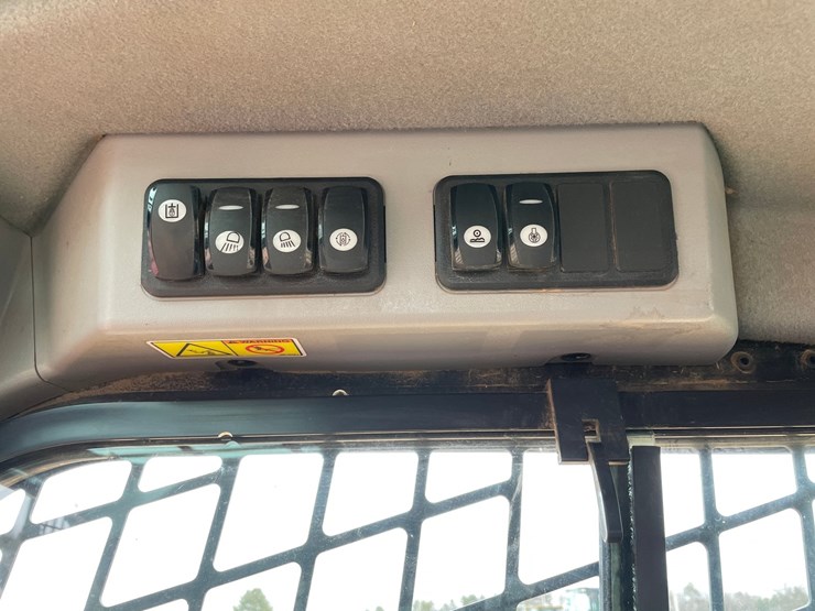 2019-caterpillar-299d2-xhp-image-50