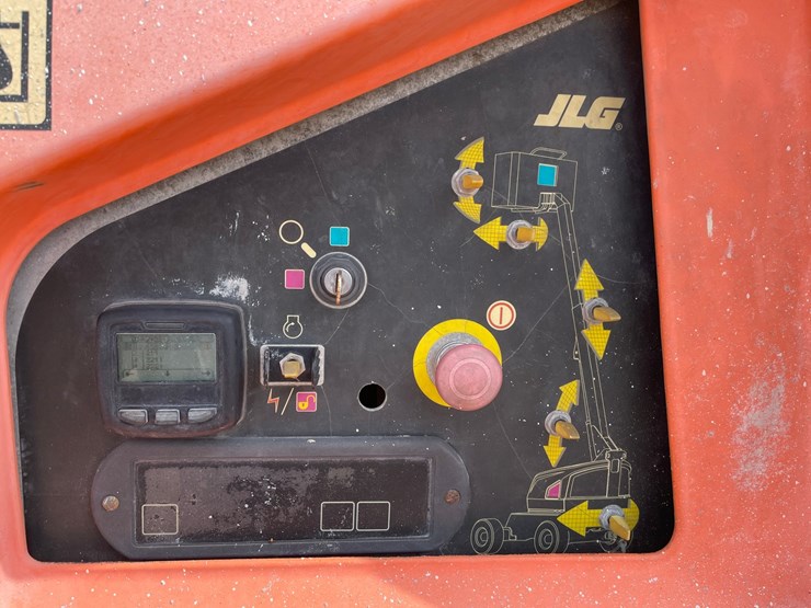 2016-jlg-400s-image-27