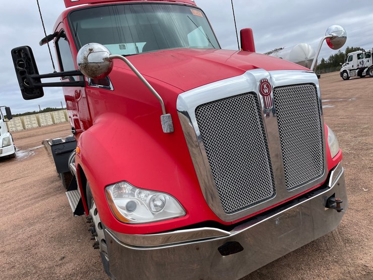 2016-kenworth-t680-image-9