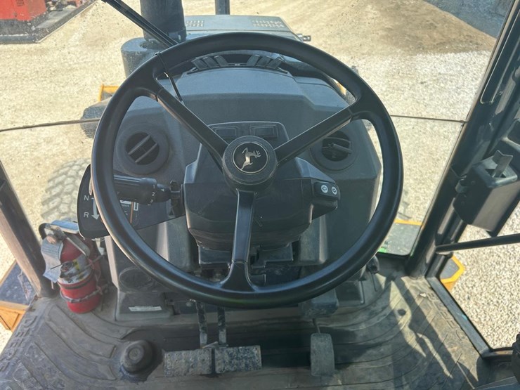 2020-deere-310l-image-23