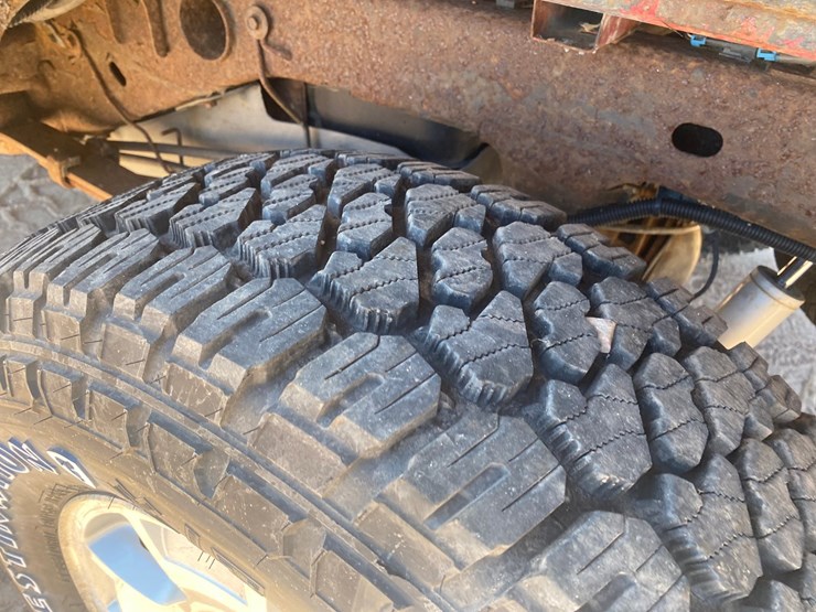 2012-chevrolet-silverado-1500-image-30