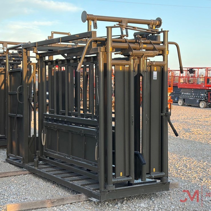 NEW/UNUSED M620 MANUAL SQUEEZE CHUTE