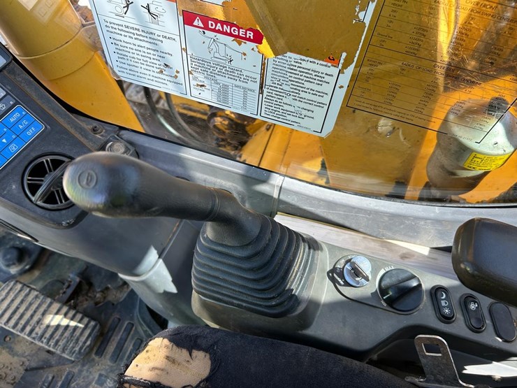 komatsu-pc138us-lc-8-image-24