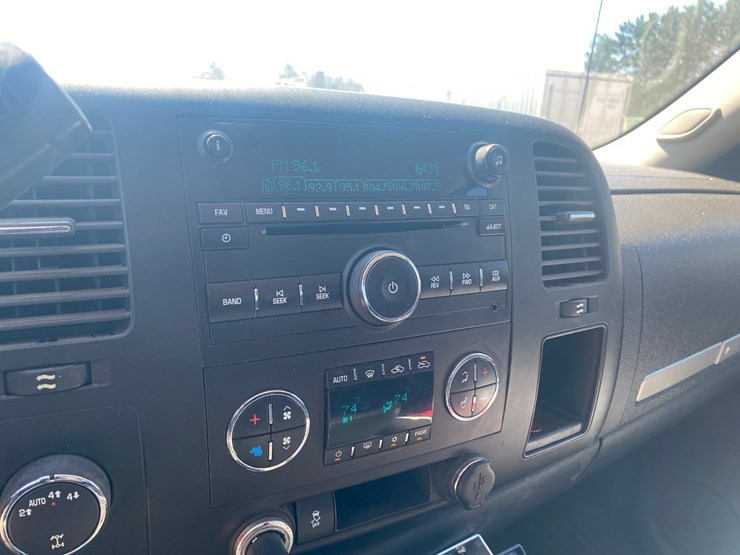 2012-chevrolet-silverado-1500-image-42