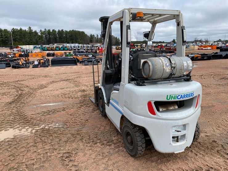 #1163-•-unicarriers-3,450-lbs-lp-forklift-image-8