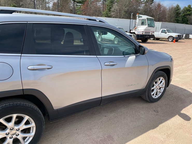 2014-jeep-cherokee-image-25