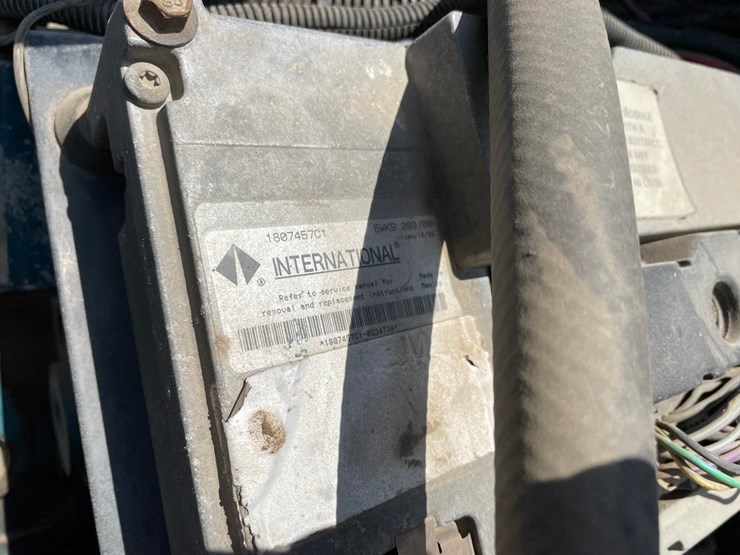 1999-international-4900-image-47