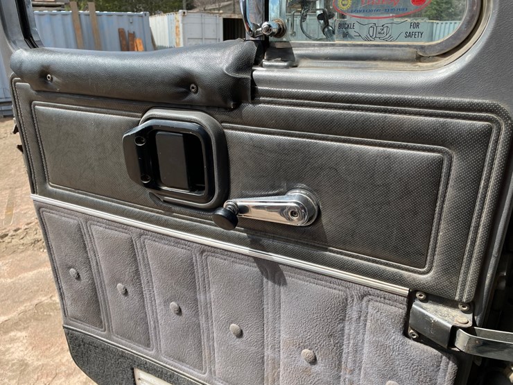 1995-mack-cl713-image-42