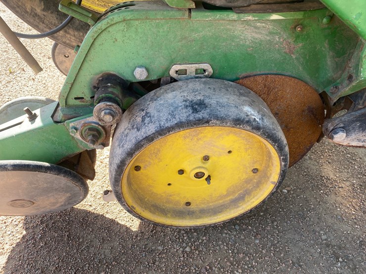 john-deere-7200-image-19