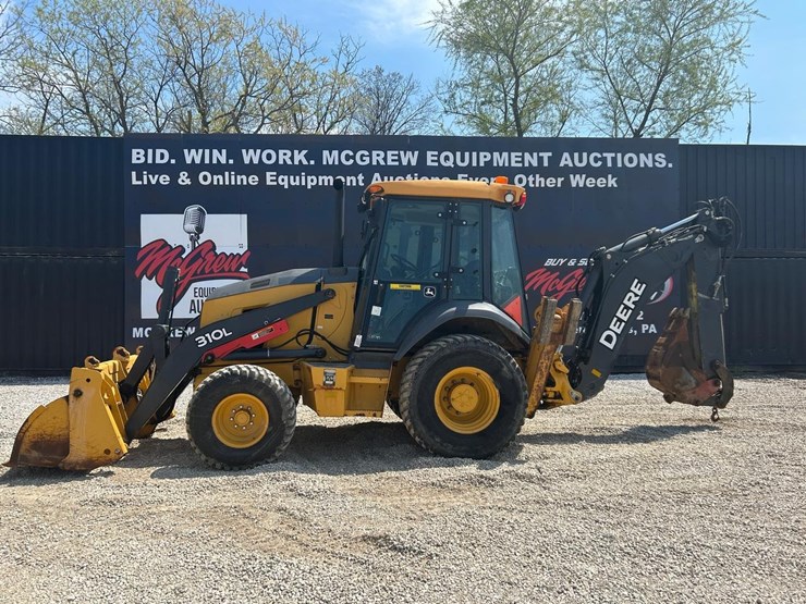 2020-deere-310l-image-1