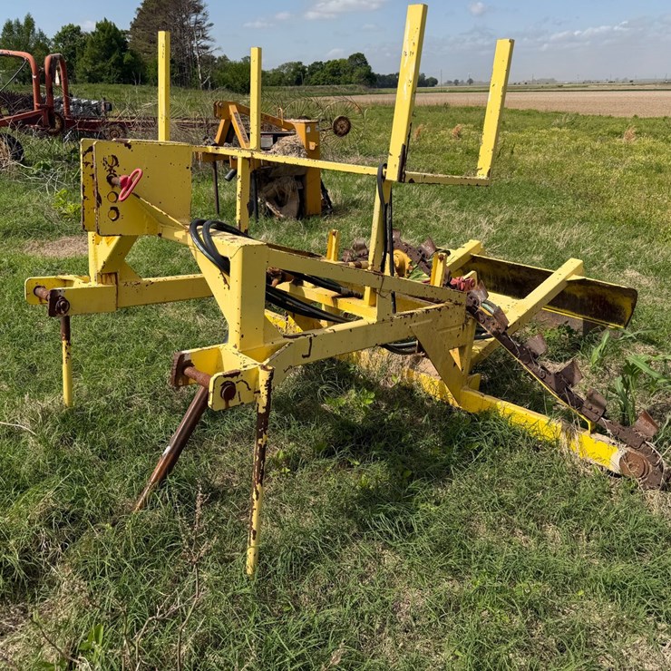 #46933 • Allen Manfacturing Levee Trencher