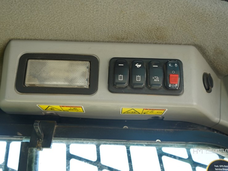 2020-caterpillar-289d3-image-11