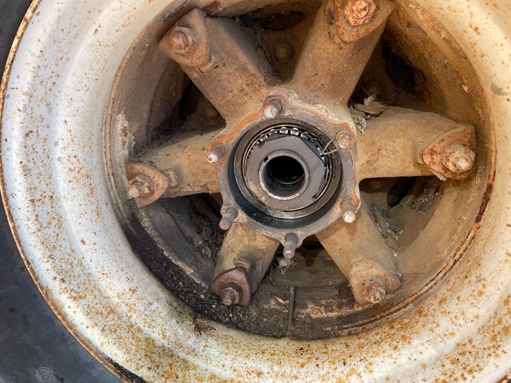 1992-mack-dm690s-image-10