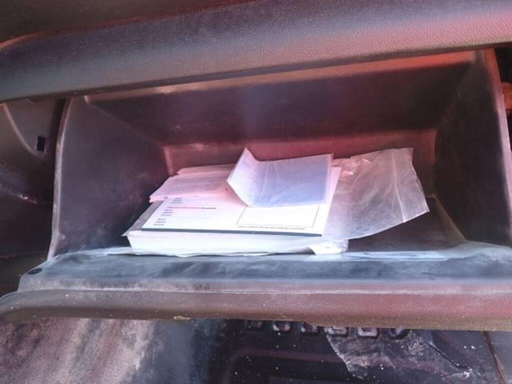 2022-chevrolet-2500hd-image-37