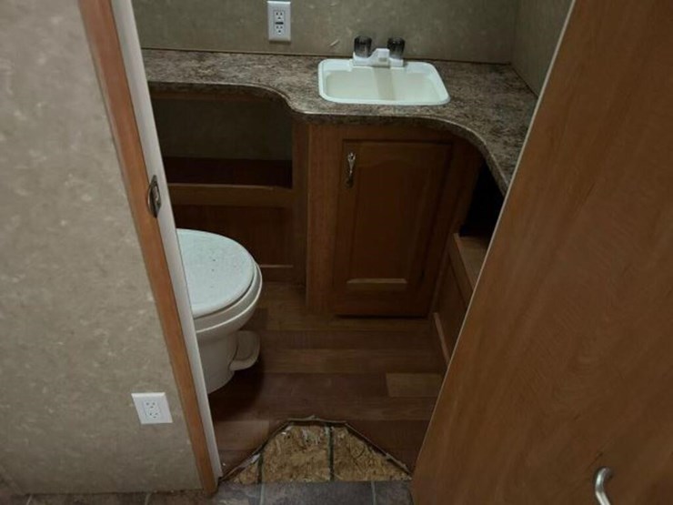 2010-gulf-stream-innsbruck-supreme-lodge-40tbs-t/a-image-52