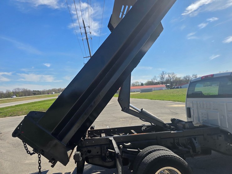 2019-chevrolet-silverado-3500-image-59