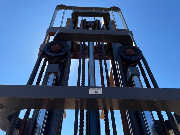 #1133-•-unicarriers-lp-forklift-image-19