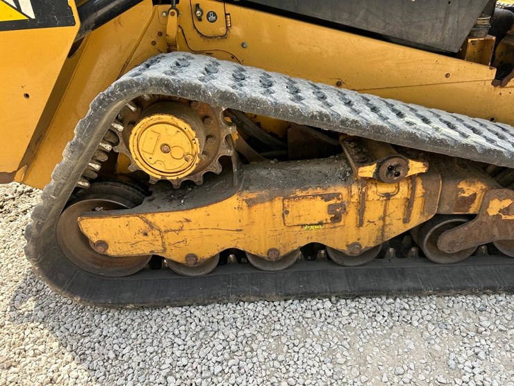 2017-caterpillar-259d-image-13