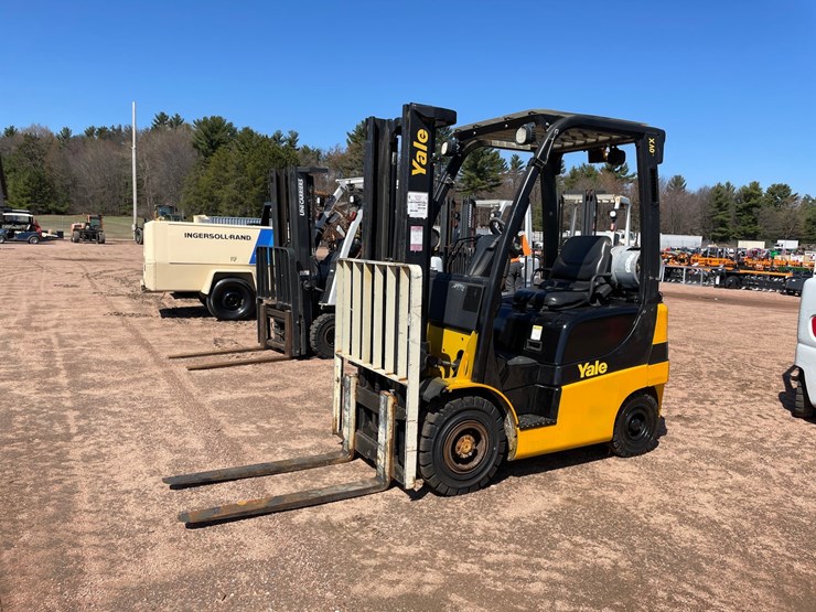 #1137-•-yale-4,000lb-lp-forklift-image-1