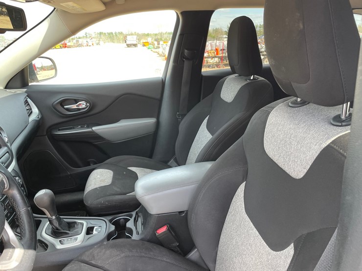 2014-jeep-cherokee-image-29