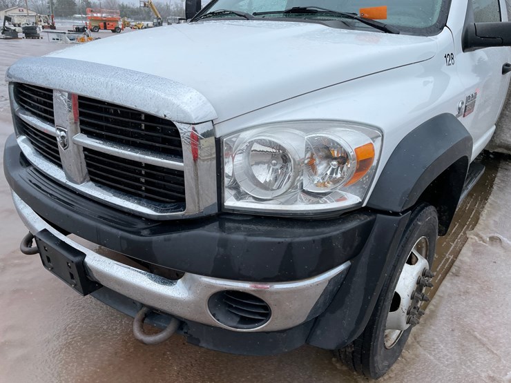 2008-dodge-ram-5500-image-10
