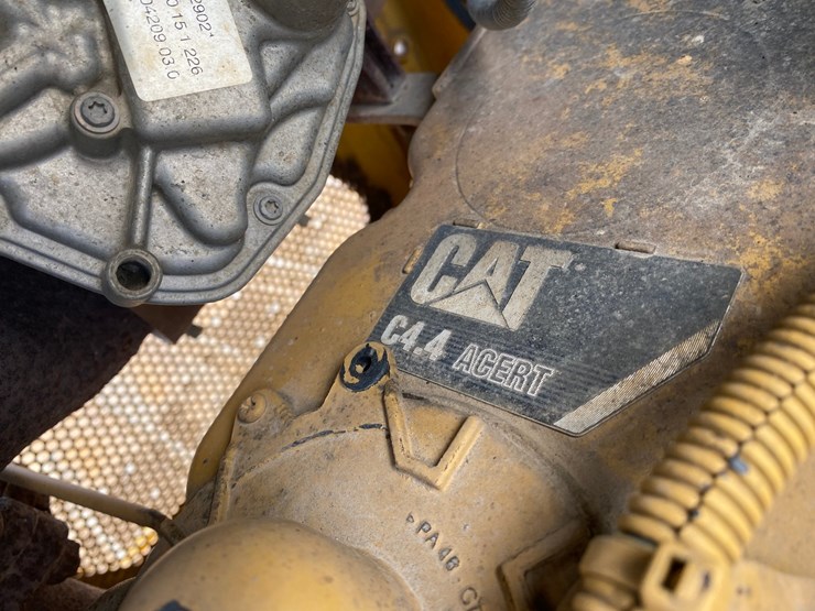 2016-caterpillar-d5k2-lgp-image-40