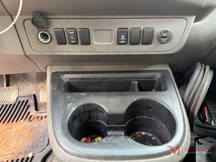 2013-nissan-nv3500hd-image-20