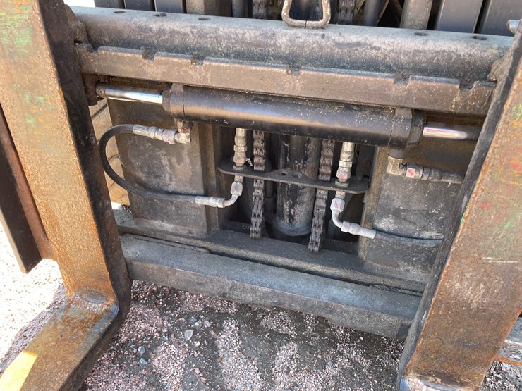 #1135-•-unicarriers-lp-forklift-image-12