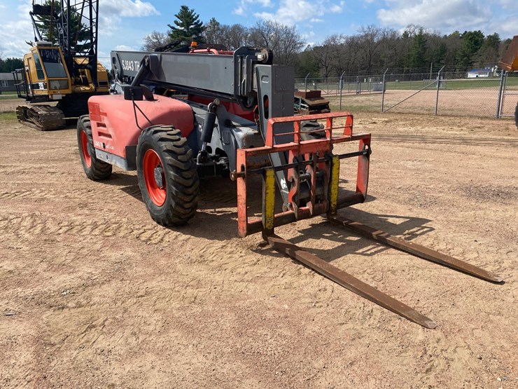 #1306-•-2018-skyjack-8,000lb-telehandler-image-4