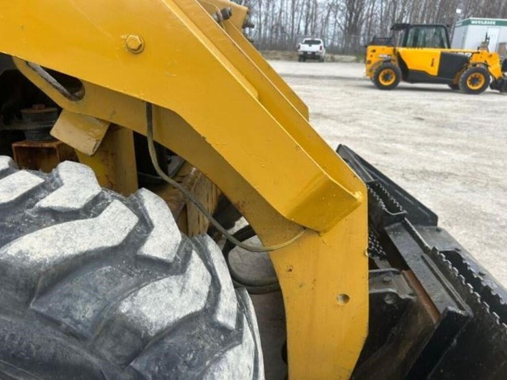 2014-caterpillar-262d-image-47