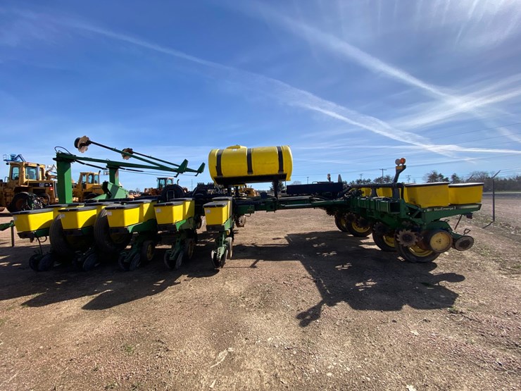 john-deere-7200-image-8