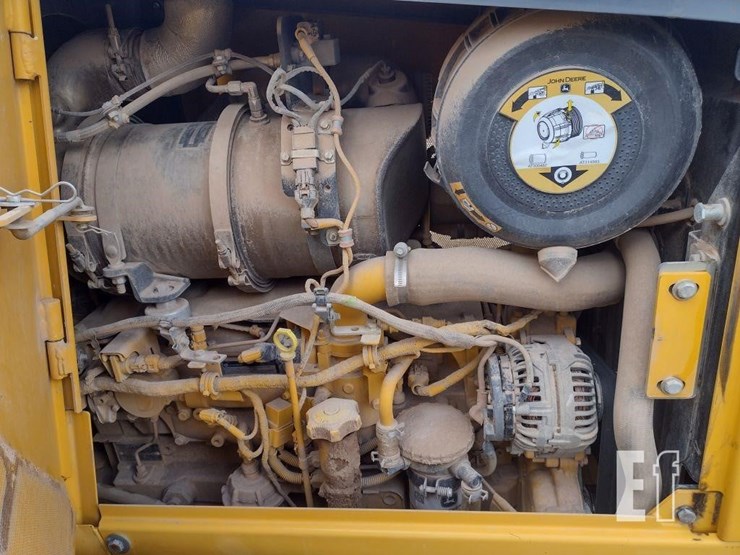 2013-deere-700k-lgp-image-47