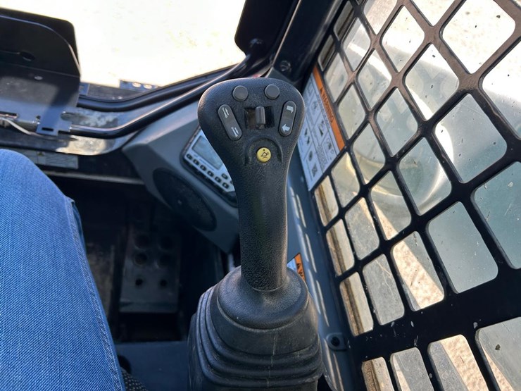 2019-bobcat-t595-image-22