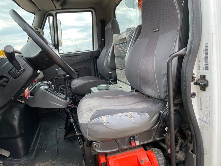 2012-international-durastar-4400-image-68