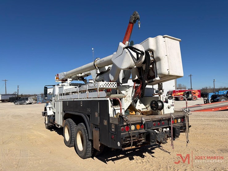 2008-international-7400-image-5