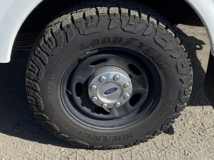 2014-ford-f250-xl-image-31