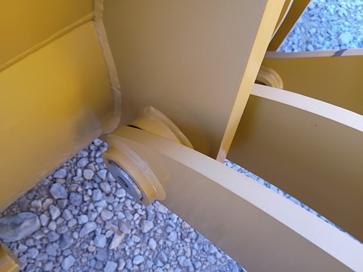 2023-caterpillar-910-image-52