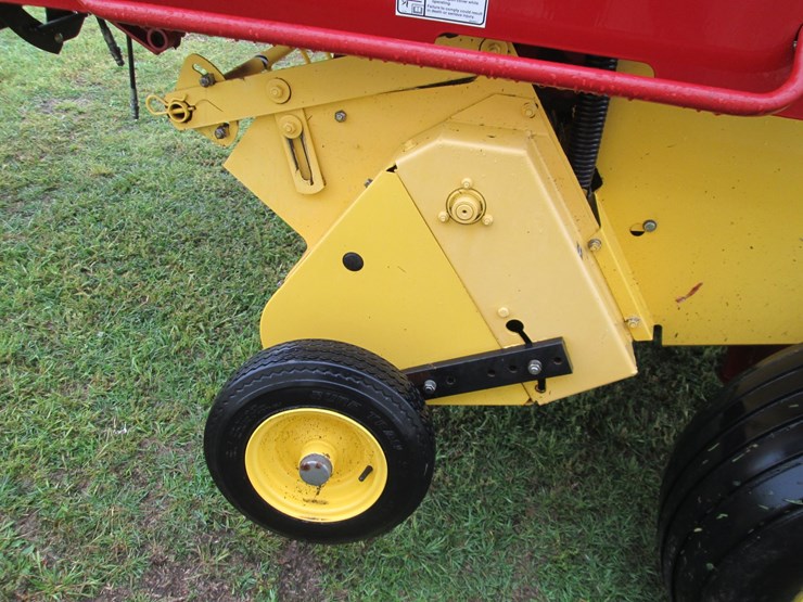 new-holland-br7060-image-8