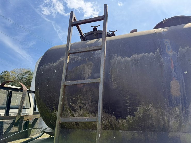 1982-ford-f700-image-30