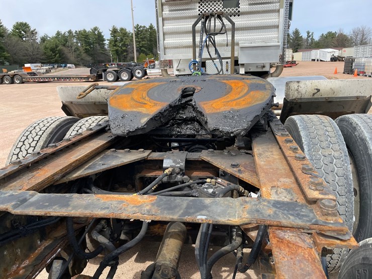 2009-kenworth-w900-image-34