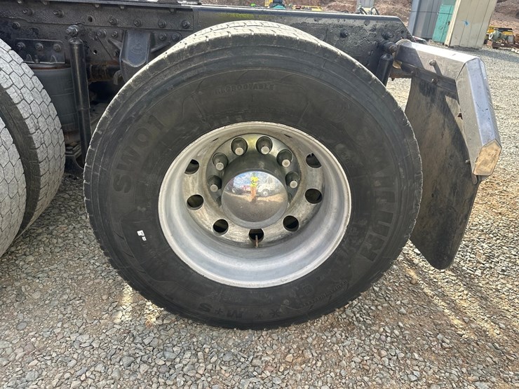 2002-mack-ch613-image-60