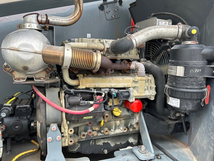 2017-skyjack-sj40t-image-31